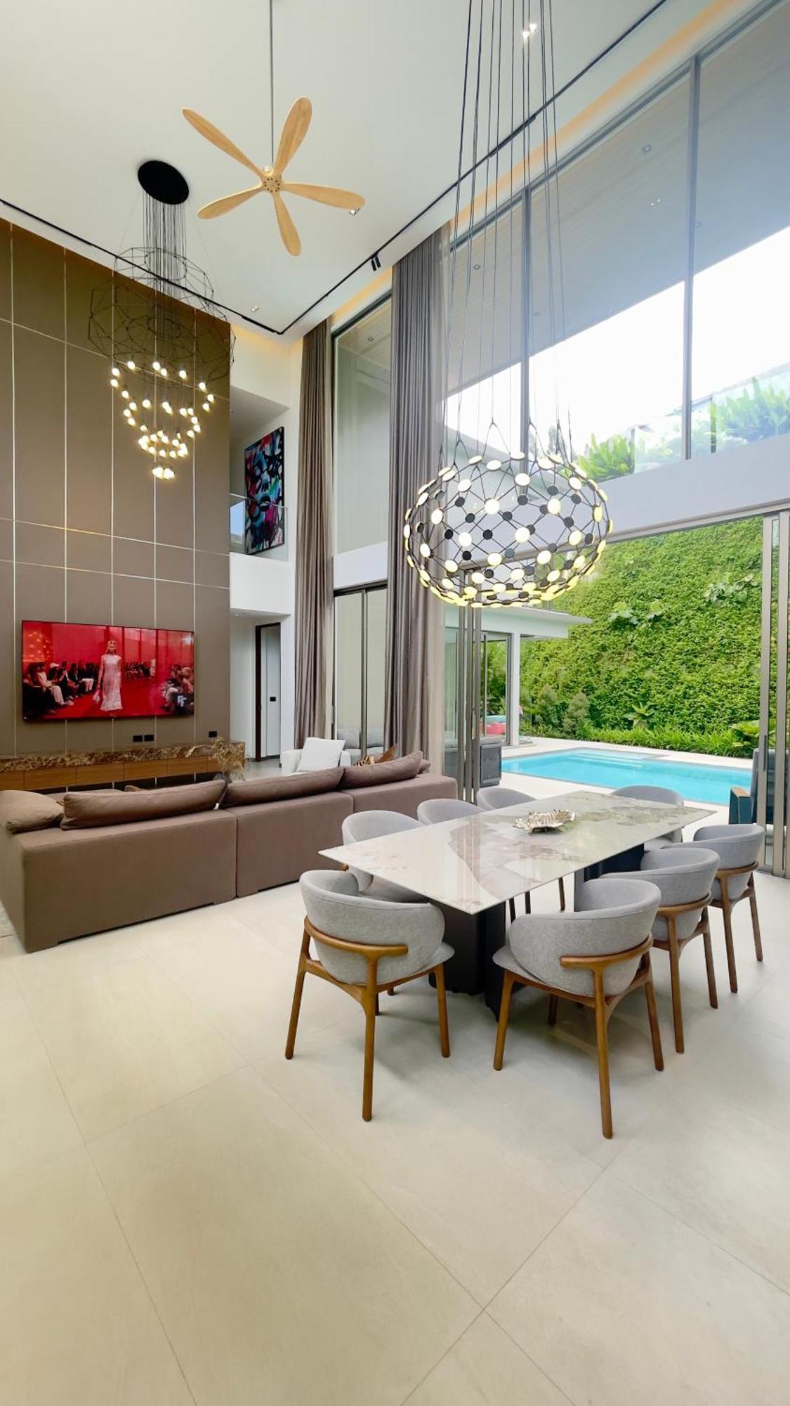 Grand View Lagoon Private